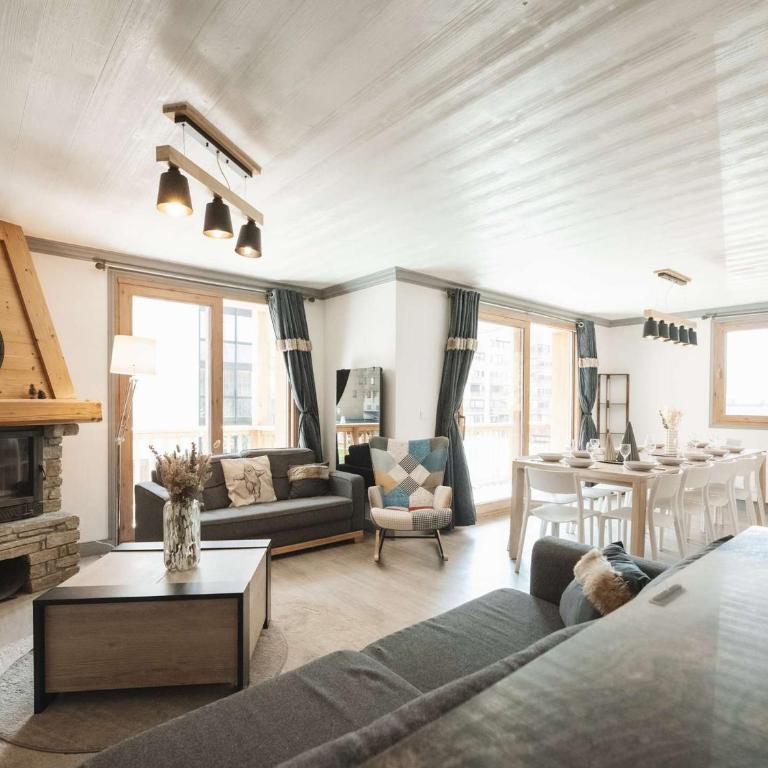 Appartement rénové chaleureux et moderne, 120m², 10-12 pers, accès direct aux pistes, stationnement inclus - Appartement 5 Chambres - 5