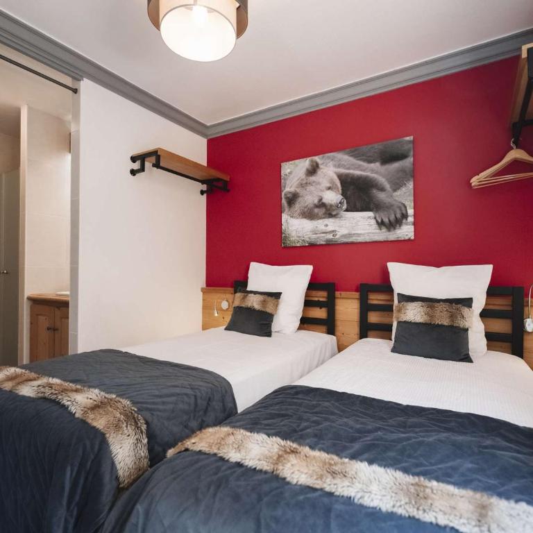 Appartement rénové chaleureux et moderne, 120m², 10-12 pers, accès direct aux pistes, stationnement inclus - Appartement 5 Chambres - 22