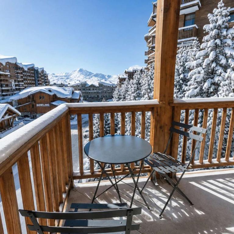 Appartement rénové chaleureux et moderne, 120m², 10-12 pers, accès direct aux pistes, stationnement inclus - Appartement 5 Chambres - 31