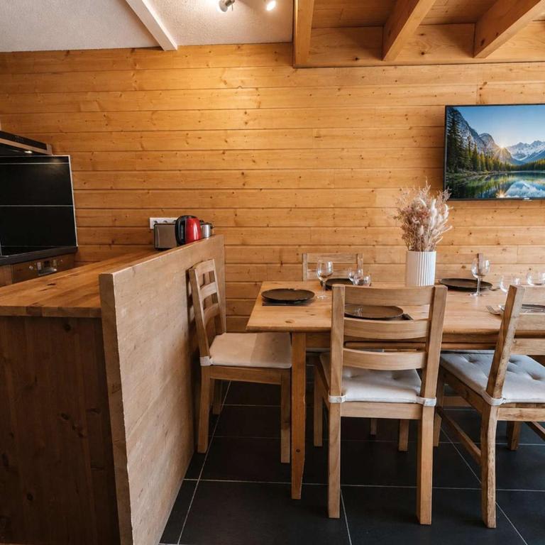 Duplex authentique 6 pers au cœur de Val Thorens avec balcon, local à ski, et box en option - Appartement 3 Chambres - 4