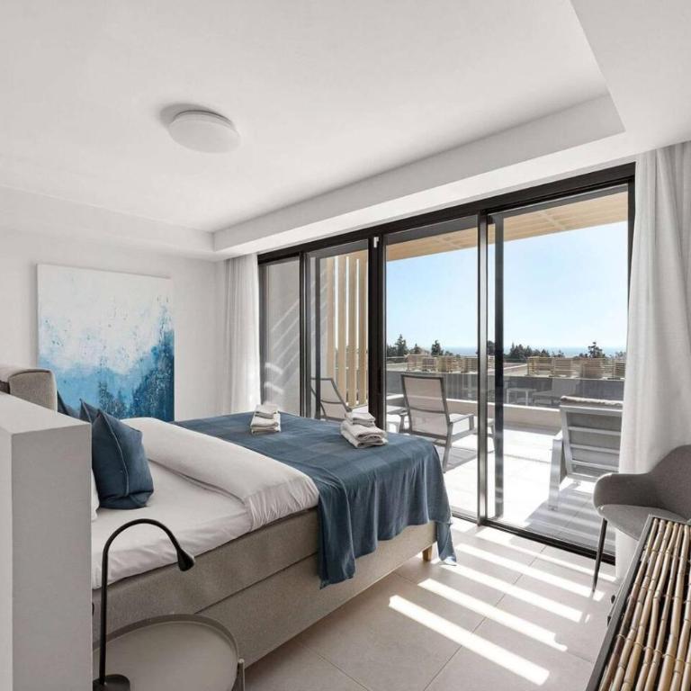 Luxury Family Apartment with 4 Bedrooms Pool and Stunning Views - Appartement - 15