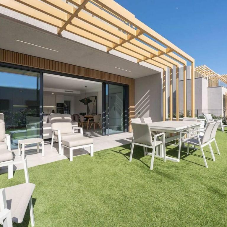 Luxury Family Apartment with 4 Bedrooms Pool and Stunning Views - Appartement - 17