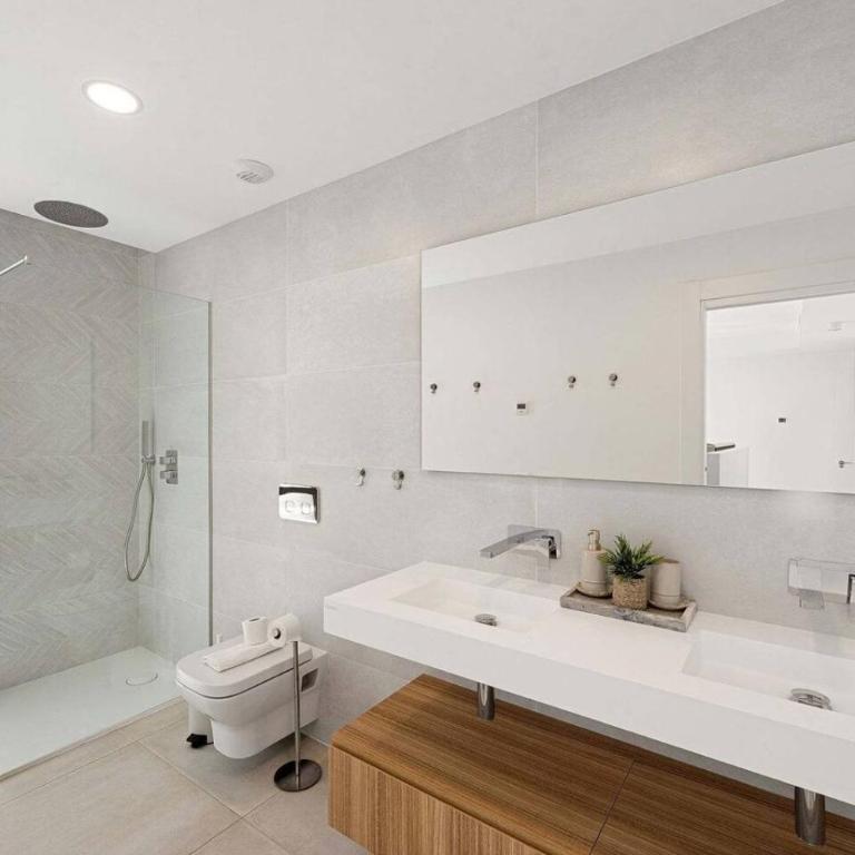 Luxury Family Apartment with 4 Bedrooms Pool and Stunning Views - Appartement - 24