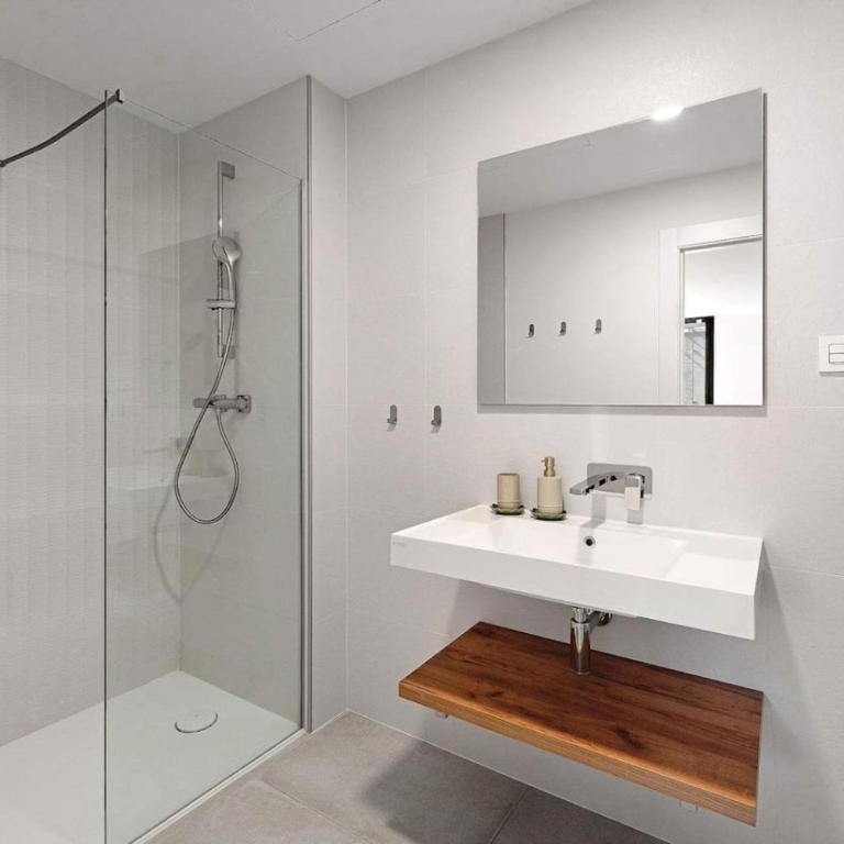 Luxury Family Apartment with 4 Bedrooms Pool and Stunning Views - Appartement - 27
