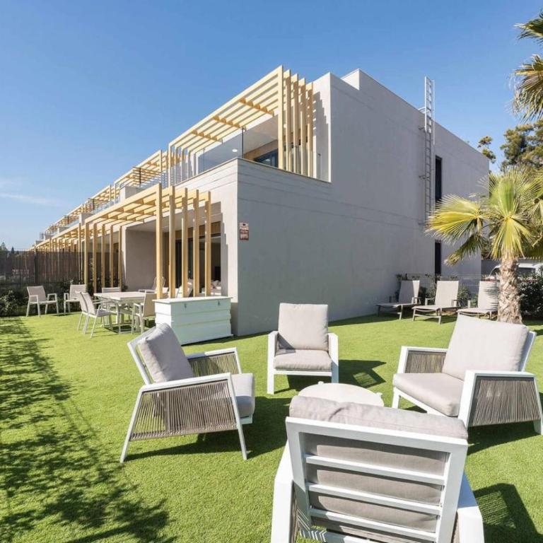 Luxury Family Apartment with 4 Bedrooms Pool and Stunning Views - Appartement - 29
