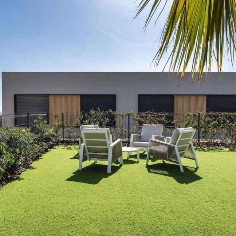 Luxury Family Apartment with 4 Bedrooms Pool and Stunning Views - Appartement - 31