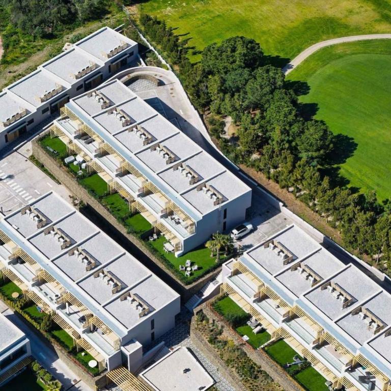 Luxury Family Apartment with 4 Bedrooms Pool and Stunning Views - Appartement - 32