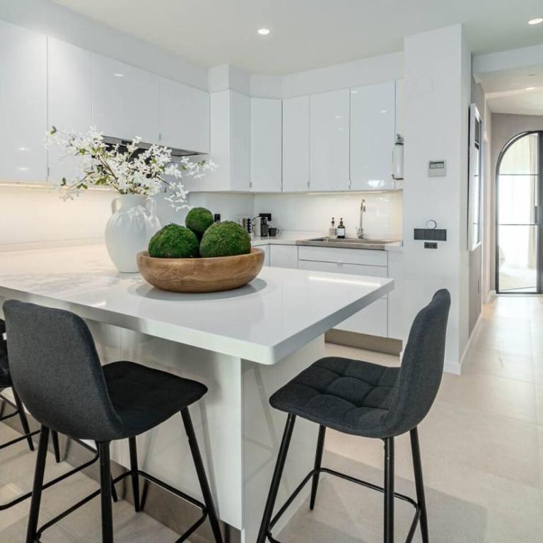 Luxury 1 bedroom apartment in urb, Royal Garden - Apartamento - 24