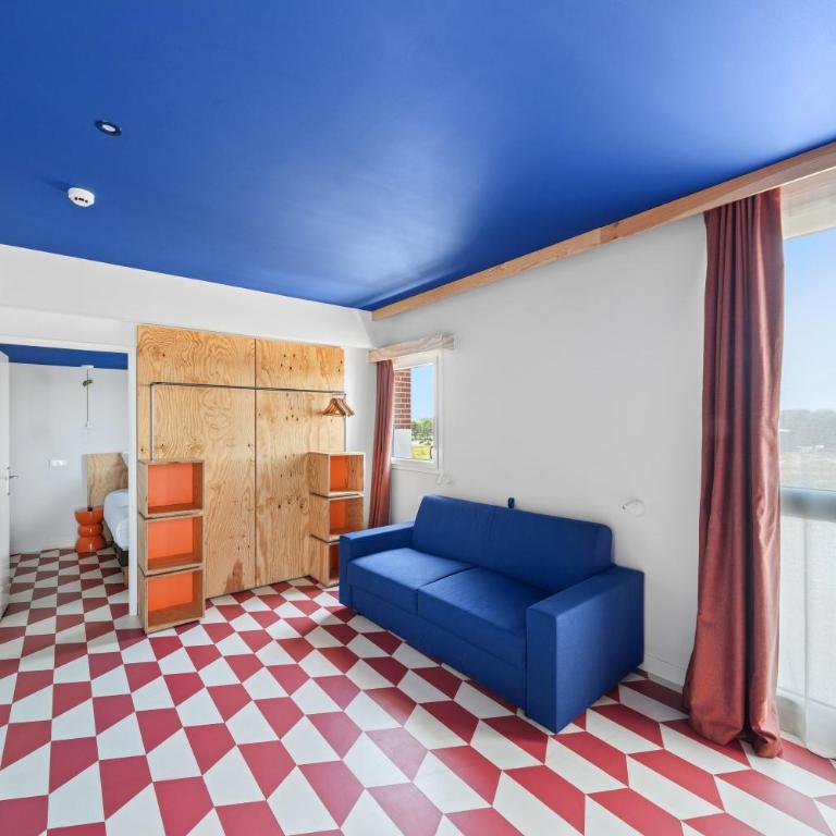 All Suites Hôtel - Bassin d'Arcachon - Dune du Pilat - SUITE CABINE (LIT DOUBLE, CANAPÉ-LIT ET 2 LITS SUPERPOSÉS CABINE) - 4