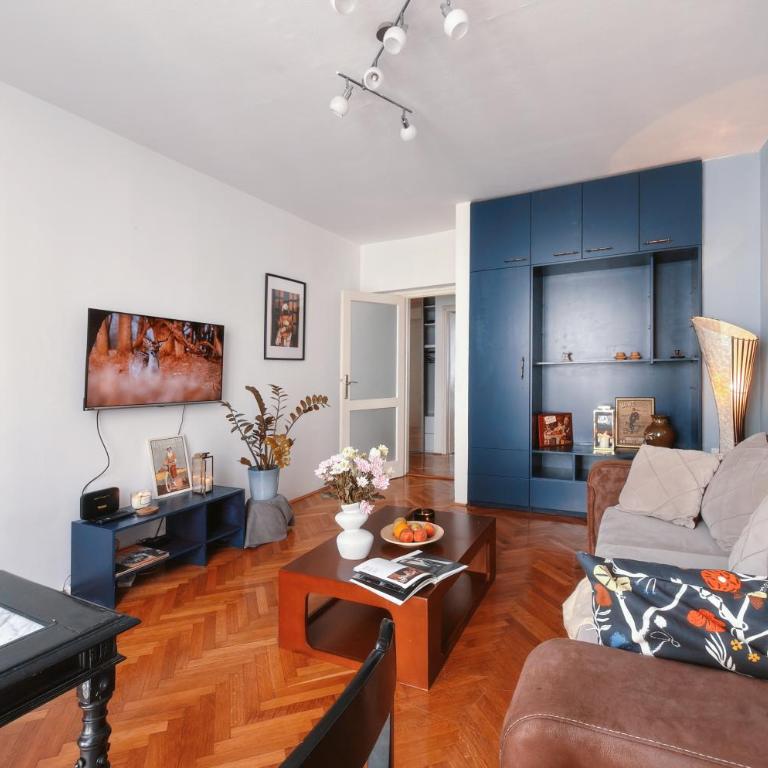 Vintage charm by Republic Square - French balcony - Apartman sa 1 Spavaćom Sobom - 6