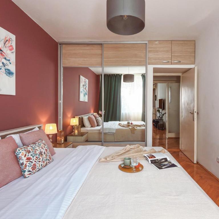 Vintage charm by Republic Square - French balcony - Apartman sa 1 Spavaćom Sobom - 12