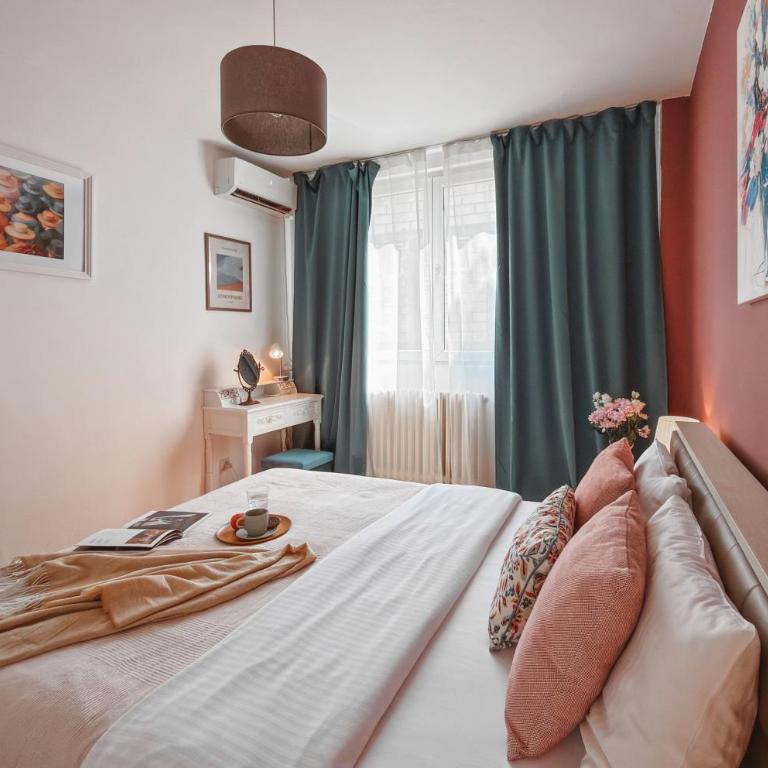 Vintage charm by Republic Square - French balcony - Apartman sa 1 Spavaćom Sobom - 13