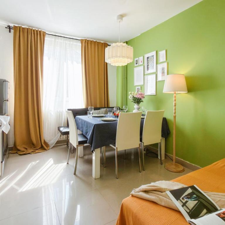 Vintage charm by Republic Square - French balcony - Apartman sa 1 Spavaćom Sobom - 18