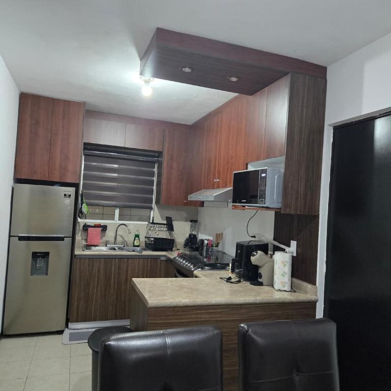 Entire Private House, Near the Airport - Apartamento de 2 dormitorios - 15