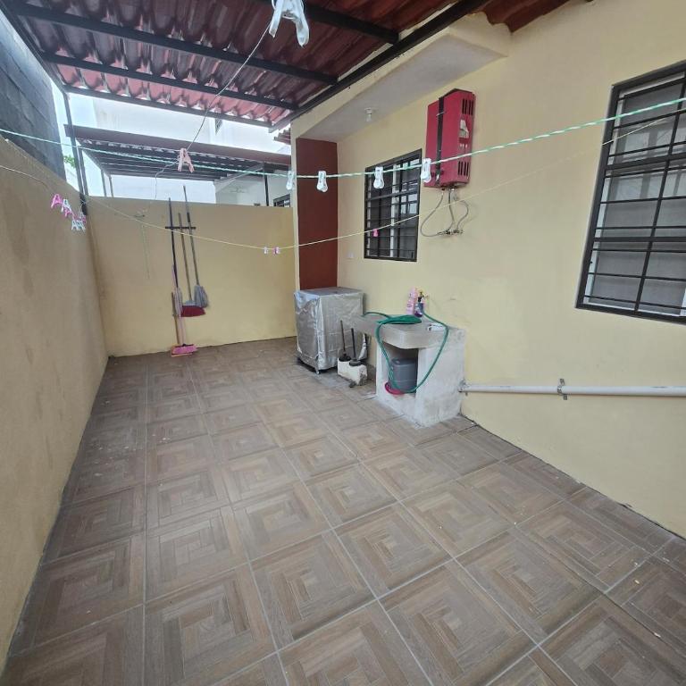 Entire Private House, Near the Airport - Apartamento de 2 dormitorios - 18