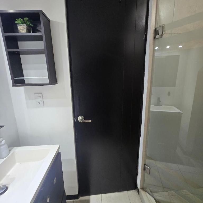 Entire Private House, Near the Airport - Apartamento de 2 dormitorios - 29