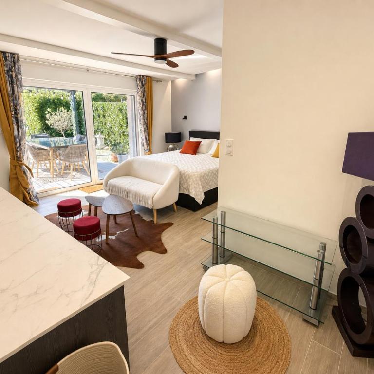 L'art des Clés - Chambres de luxe avec piscine, Escapade à deux - Grande Chambre Double - 4