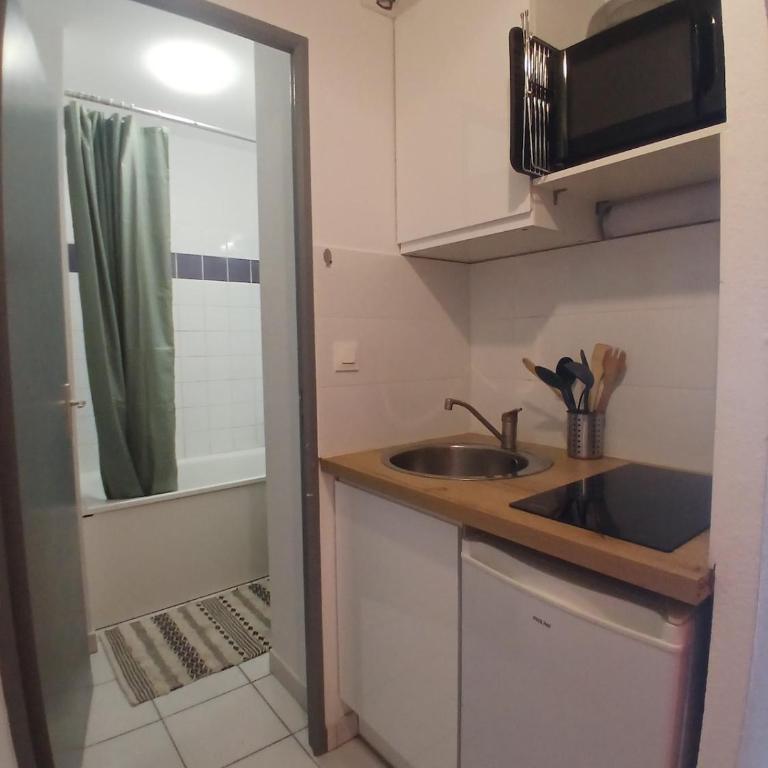 Mediterranean cocoon parking loggia washing machine - Appartement 1 Chambre - 12