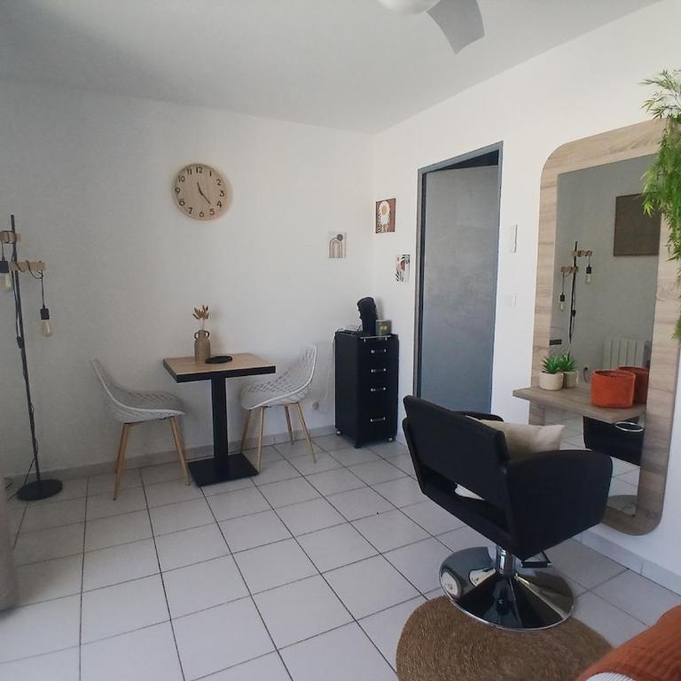 Mediterranean cocoon parking loggia washing machine - Appartement 1 Chambre - 13