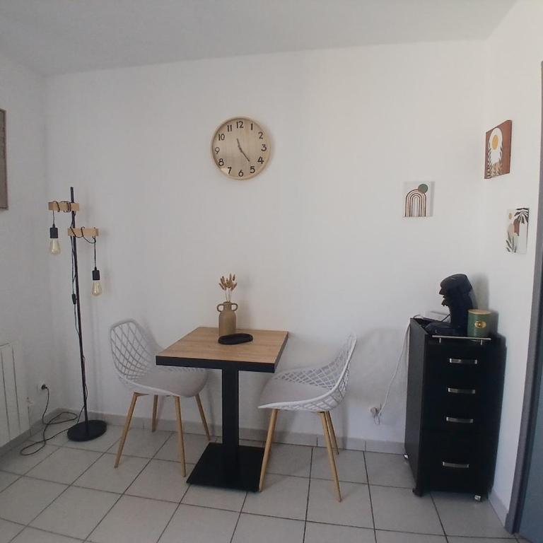 Mediterranean cocoon parking loggia washing machine - Appartement 1 Chambre - 24