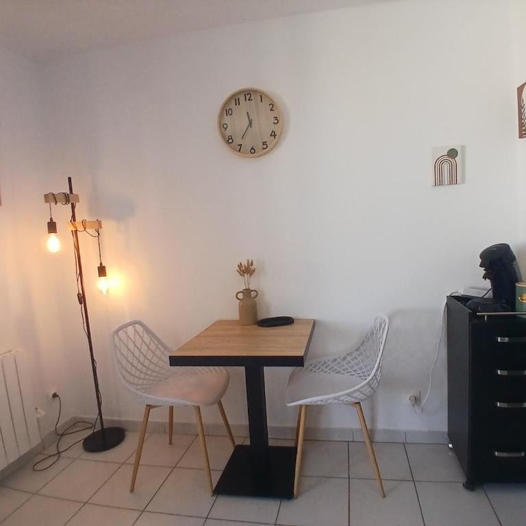 Mediterranean cocoon parking loggia washing machine - Appartement 1 Chambre - 9