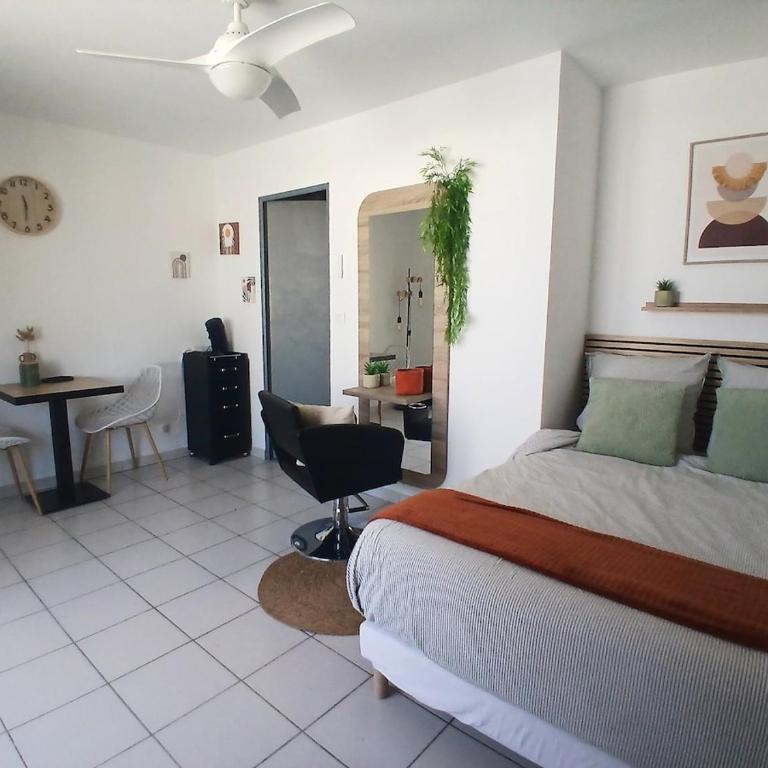 Mediterranean cocoon parking loggia washing machine - Appartement 1 Chambre - 14