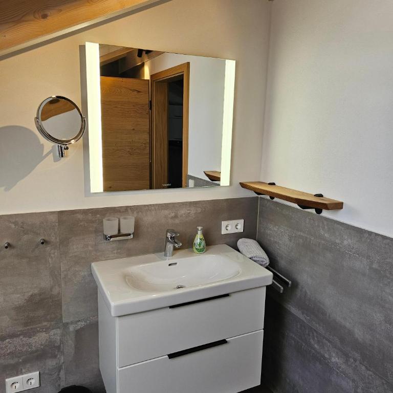 Ferienwohnung Gelb - Chiemgau Karte - Apartment mit Blick auf die Berge - 21