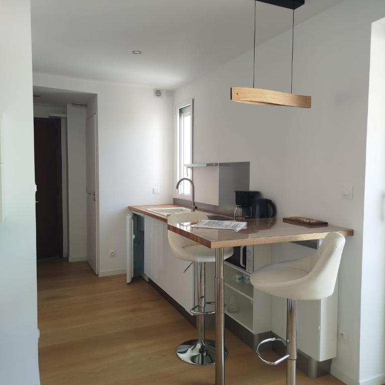 Grande Motte, Studio élégant, tout confort proche de la mer et du centre, lumineux avec balcon - One-Bedroom Apartment - 4