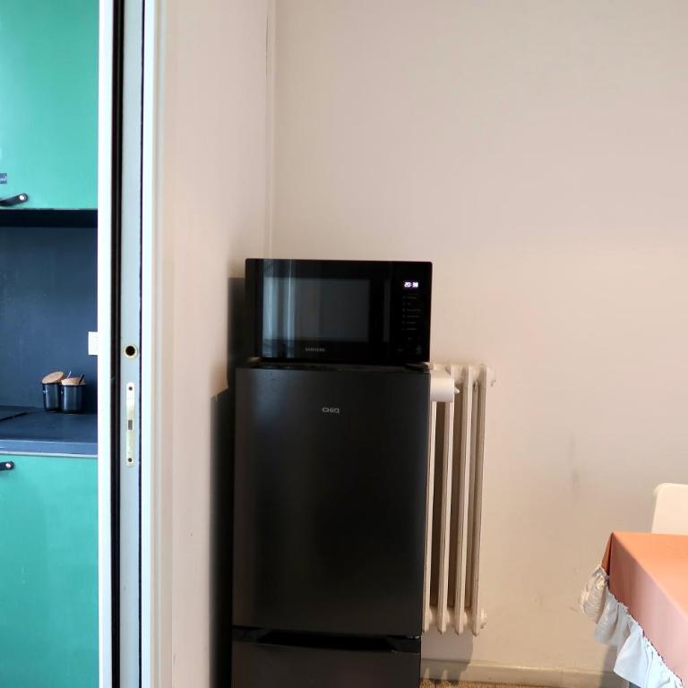 Cozy Esthers Room T with Balcony - Double Room - 10