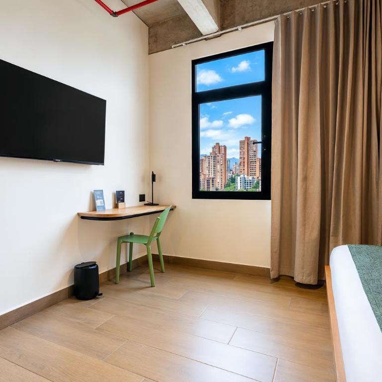 Hunters Hotel Medellin - Superior Double Room - 15