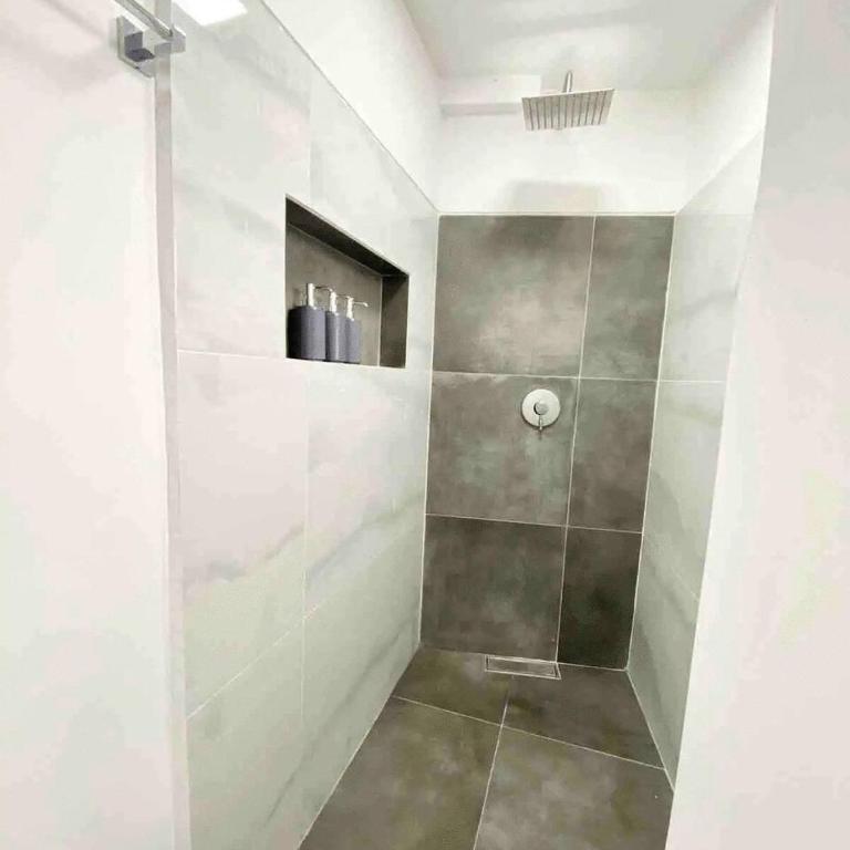 150 meters from El Poblado Park - Two-Bedroom Apartment - 10