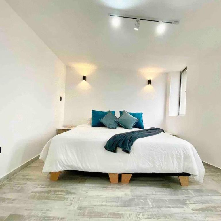 150 meters from El Poblado Park - Two-Bedroom Apartment - 12