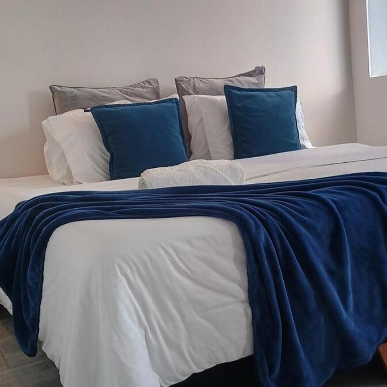 150 meters from El Poblado Park - Two-Bedroom Apartment - 14