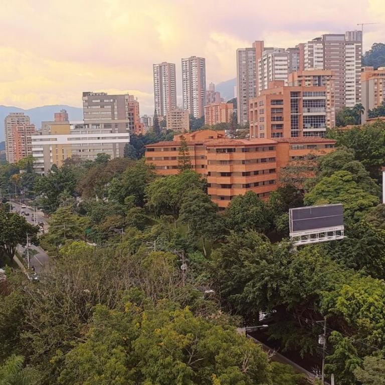 150 meters from El Poblado Park - Two-Bedroom Apartment - 32