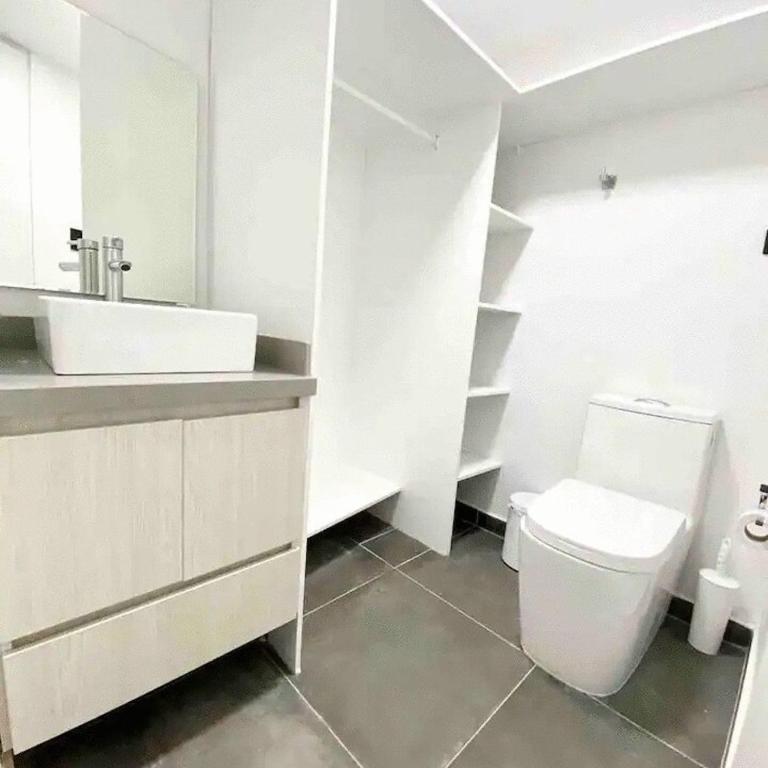 150 meters from El Poblado Park - Two-Bedroom Apartment - 34
