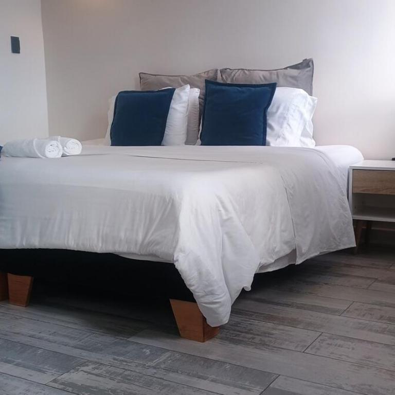 150 meters from El Poblado Park - Two-Bedroom Apartment - 35
