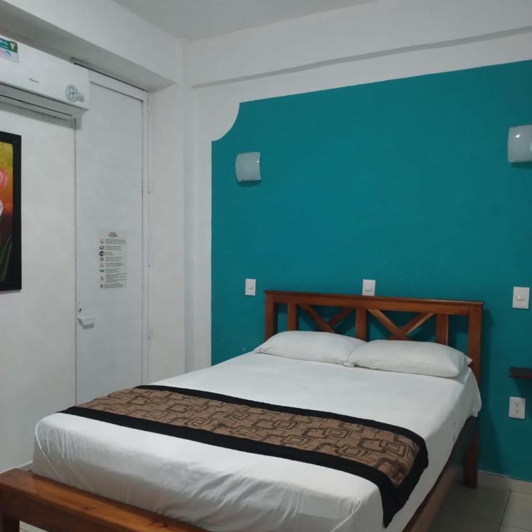 Hotel Las Palmas en Laurel - Habitación Doble - 9