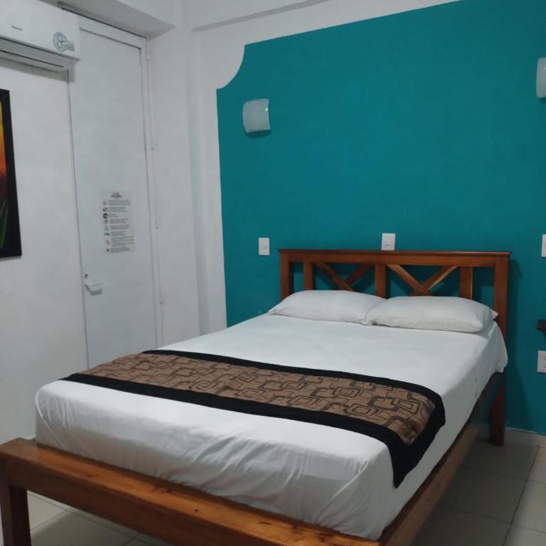 Hotel Las Palmas en Laurel - Habitación Doble - 8