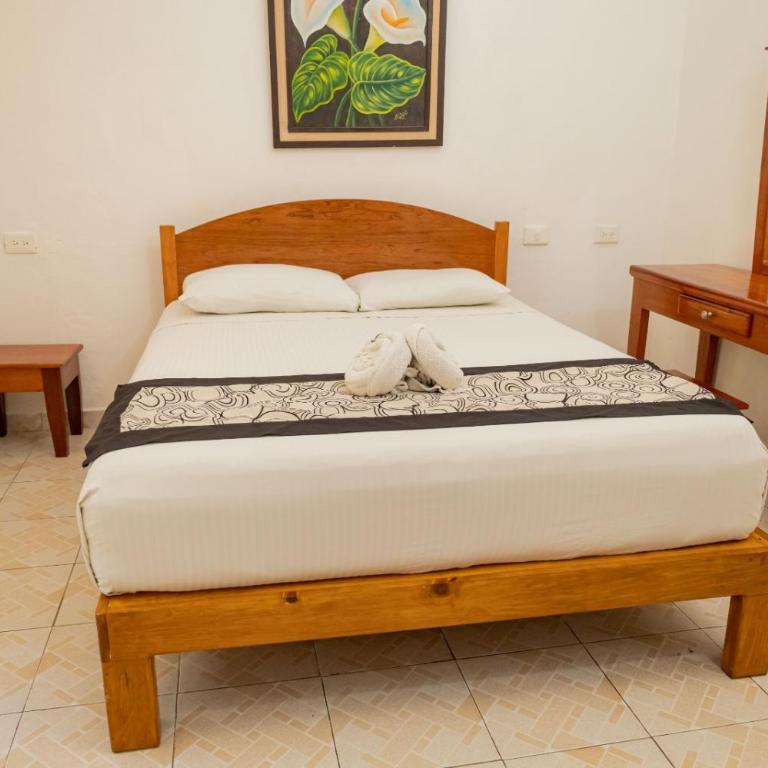 Hotel Las Palmas en Laurel - Habitación Doble - 4