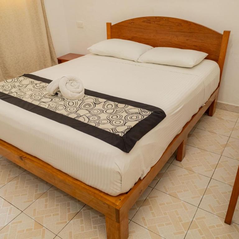 Hotel Las Palmas en Laurel - Habitación Doble - 1