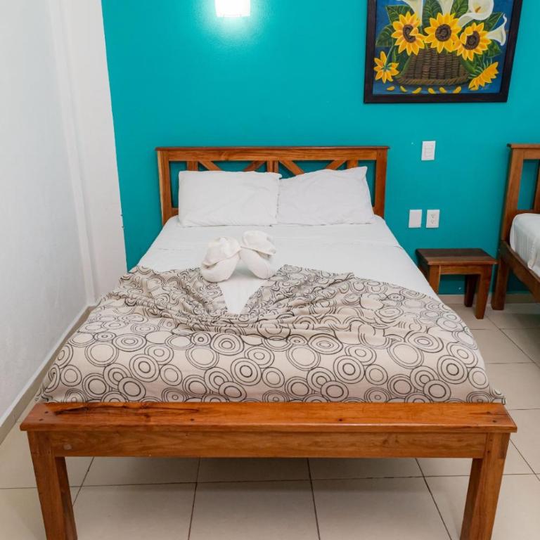 Hotel Las Palmas en Laurel - Habitación cuádruple - 3