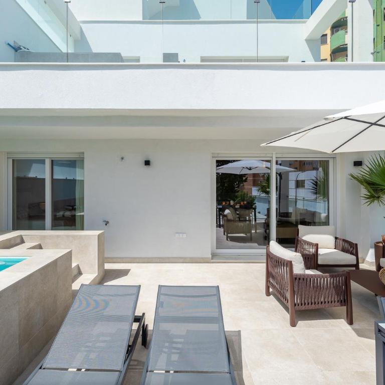 797 HOLIDAY RENTALS - Lujoso piso con piscina privada - Apartamento Deluxe de 2 dormitorios con balcón - 7