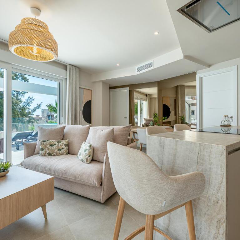 797 HOLIDAY RENTALS - Lujoso piso con piscina privada - Apartamento Deluxe de 2 dormitorios con balcón - 6