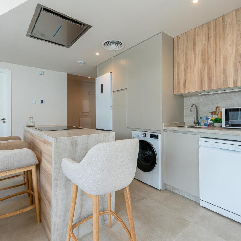 797 HOLIDAY RENTALS - Lujoso piso con piscina privada - Apartamento Deluxe de 2 dormitorios con balcón - 8