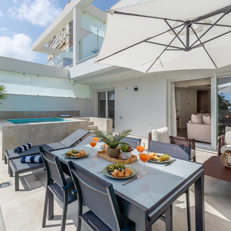 797 HOLIDAY RENTALS - Lujoso piso con piscina privada - Apartamento Deluxe de 2 dormitorios con balcón - 18
