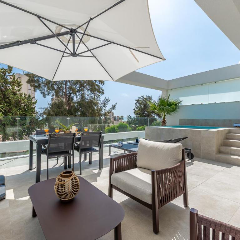797 HOLIDAY RENTALS - Lujoso piso con piscina privada - Apartamento Deluxe de 2 dormitorios con balcón - 20