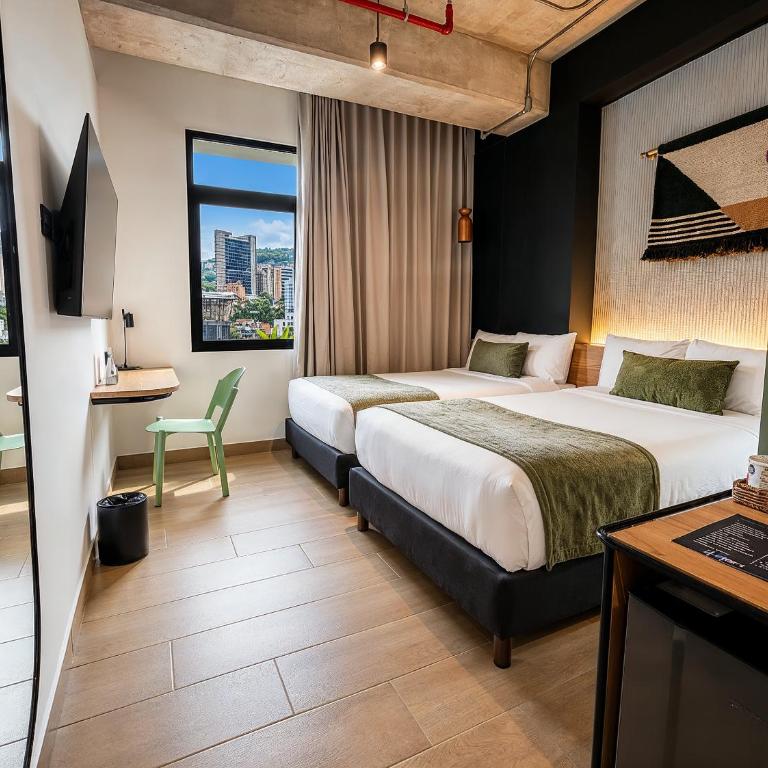 Hunters Hotel Medellin - Deluxe Twin Room - 1
