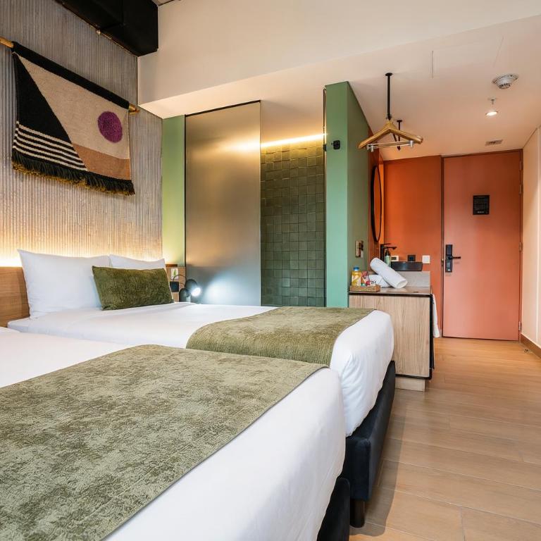 Hunters Hotel Medellin - Deluxe Twin Room - 12