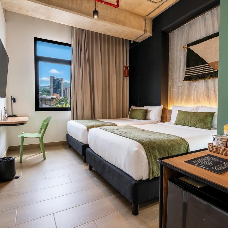 Hunters Hotel Medellin - Superior Twin Room - 12