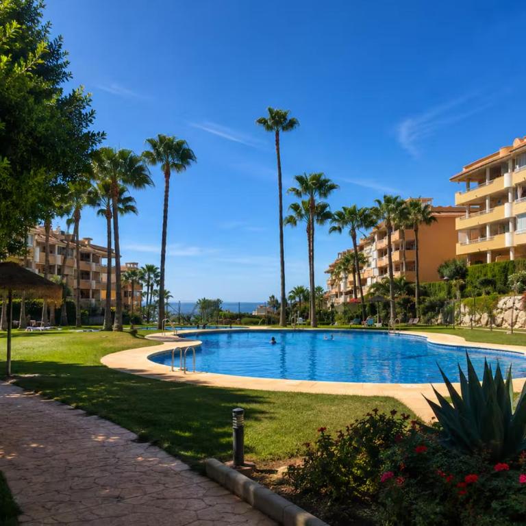 Ático duplex cerca de la playa, con piscina, jardines y parking - Apartamento Dúplex - 4
